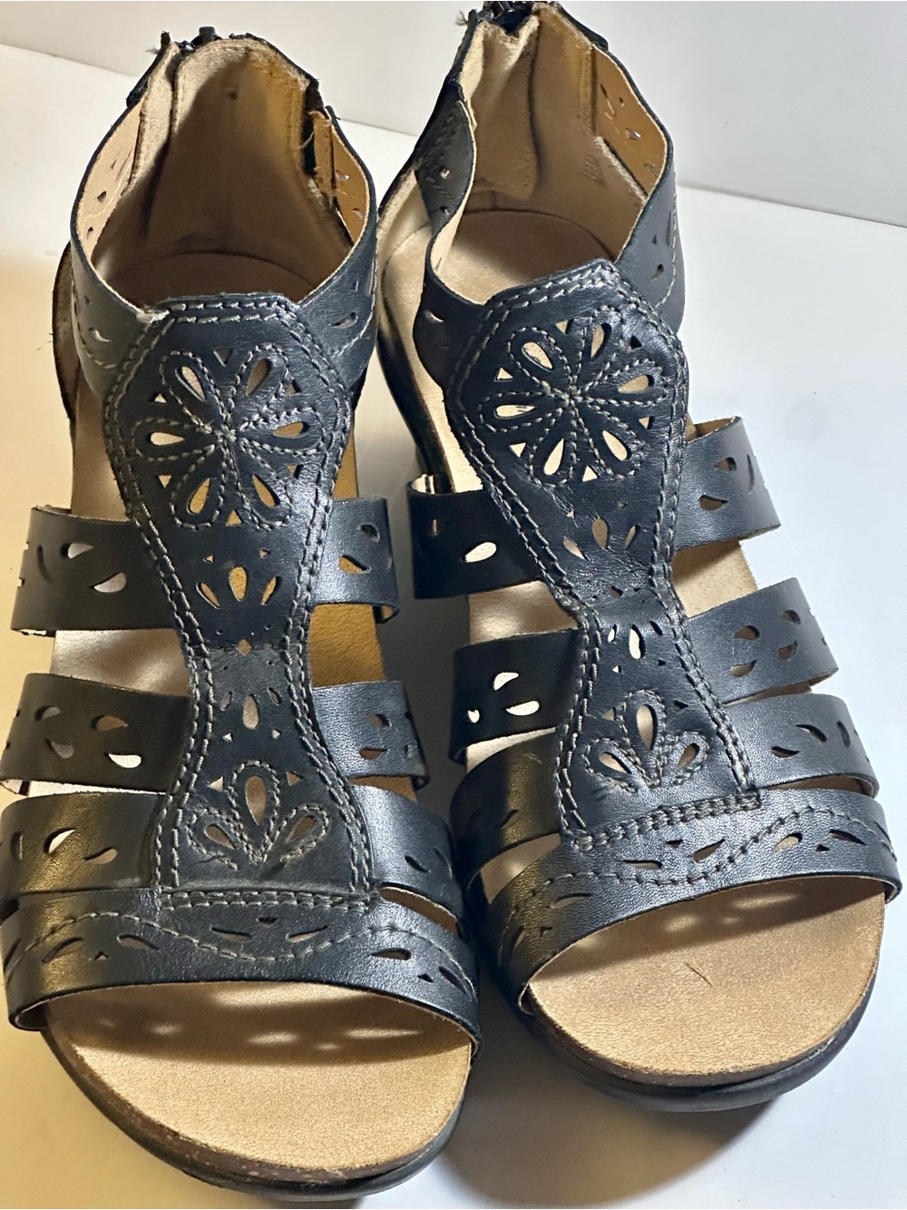 Earth Origins Black Cutout Wedge Sandals Comfort Zip 8.5 - Picture 2 of 15